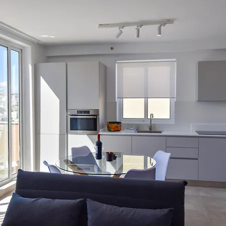 Offshore 38 * Saint Julian's