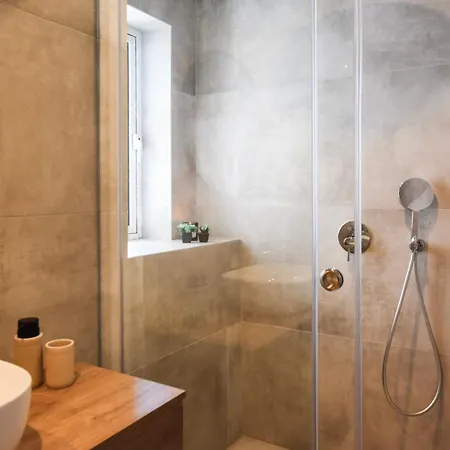 Offshore 38 سانت جوليان